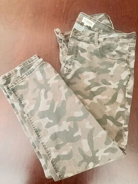 Maurices Women's Camouflage Ankle Jeans in Green and Tan